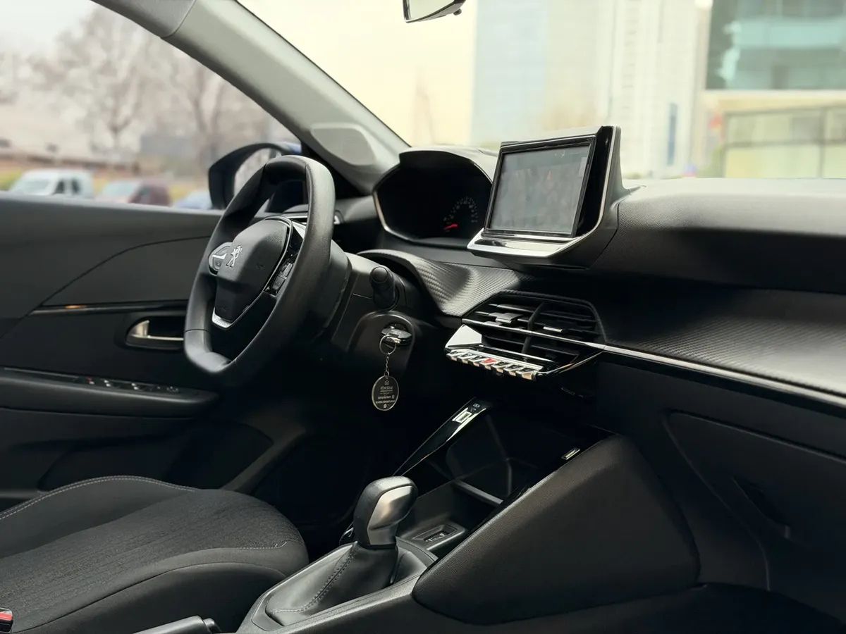 peugeot 208 1.6 active pack tiptronic peugeot 208 1.6 active pack tiptronic