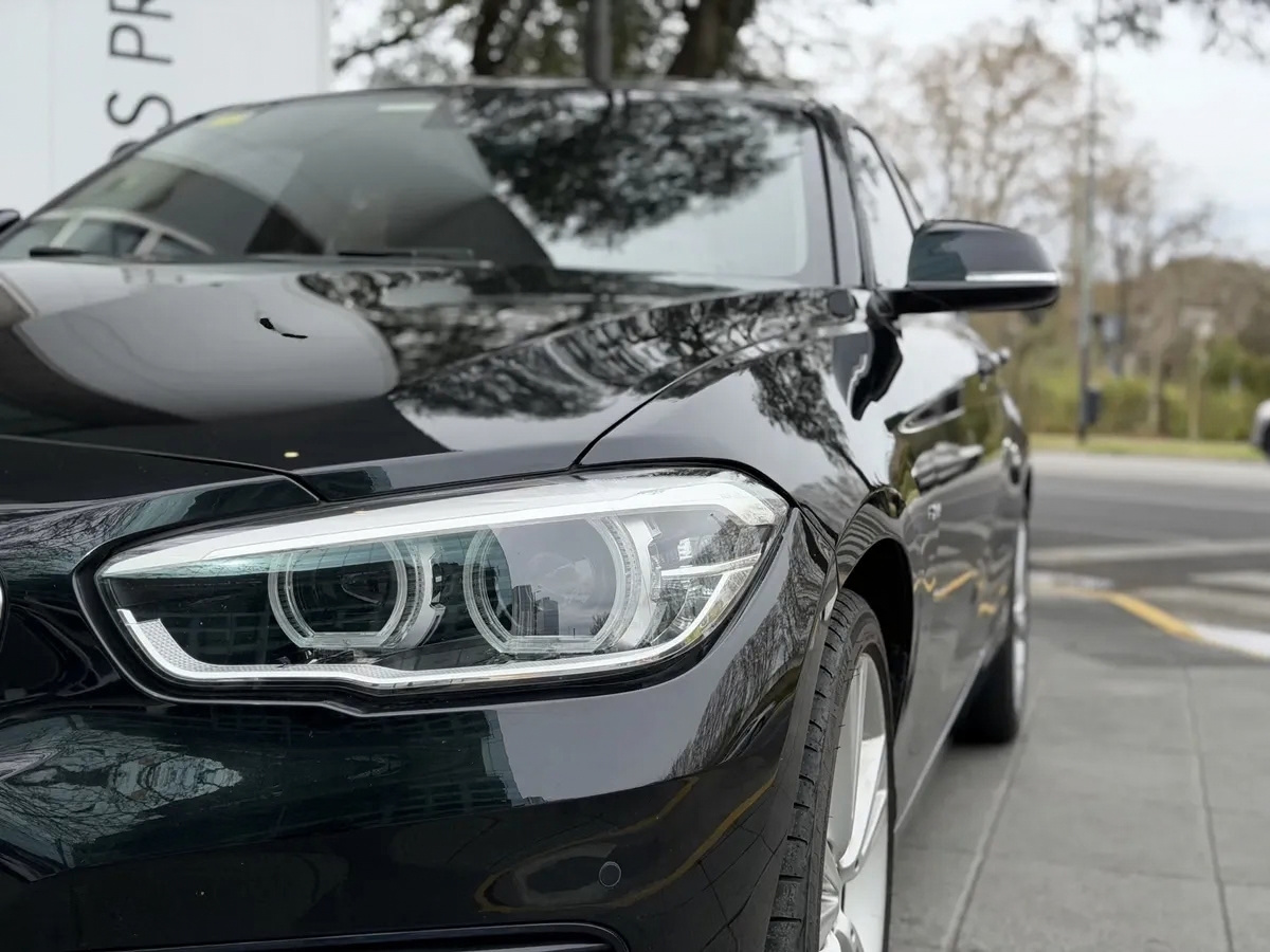 bmw serie 1 1.6 120i sport line at 177cv bmw serie 1 1.6 120i sport line at 177cv