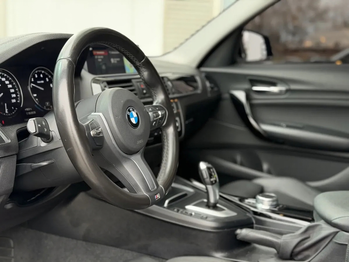 bmw serie 1 1.6 120i sport line at 177cv bmw serie 1 1.6 120i sport line at 177cv