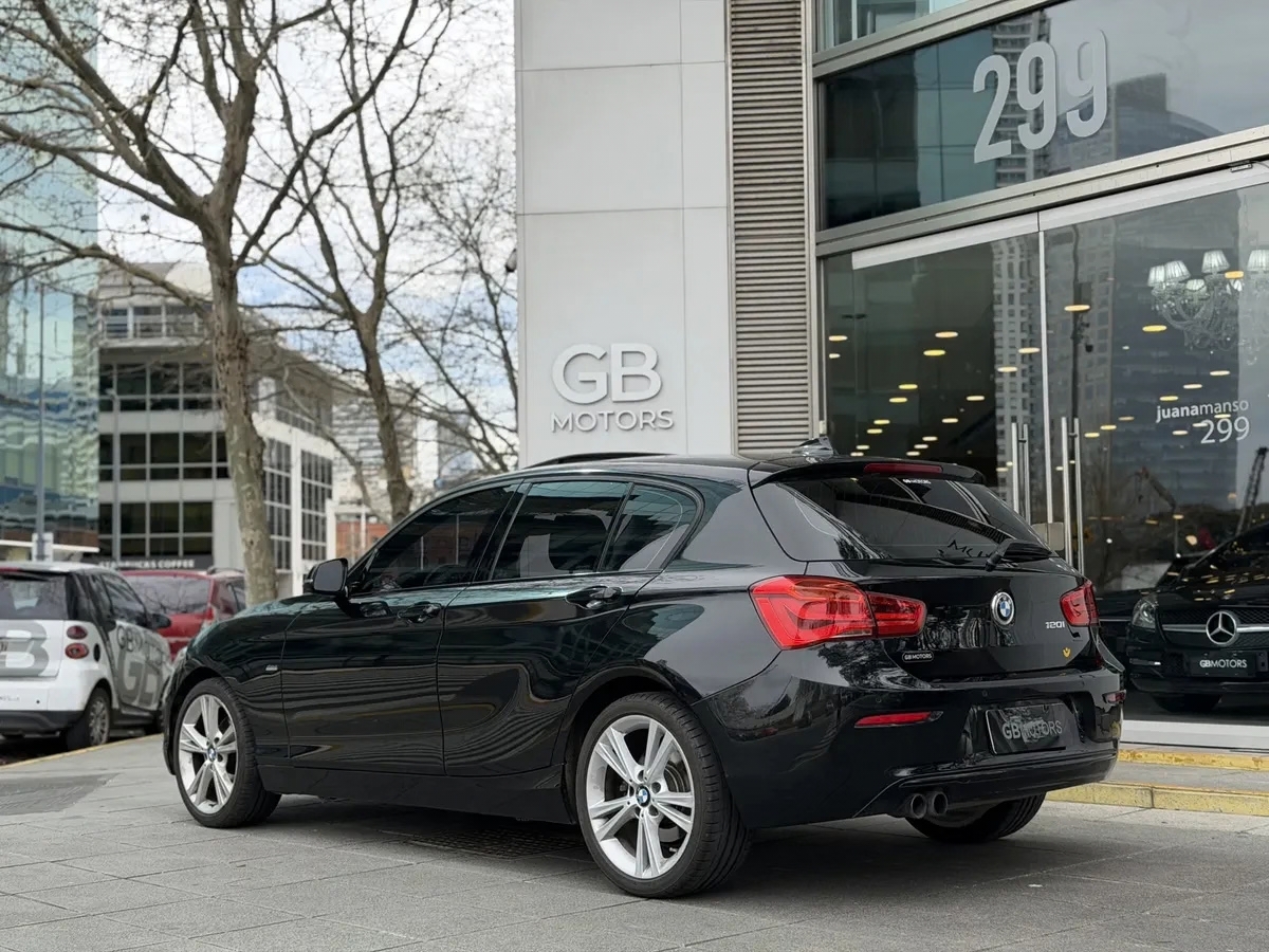bmw serie 1 1.6 120i sport line at 177cv bmw serie 1 1.6 120i sport line at 177cv