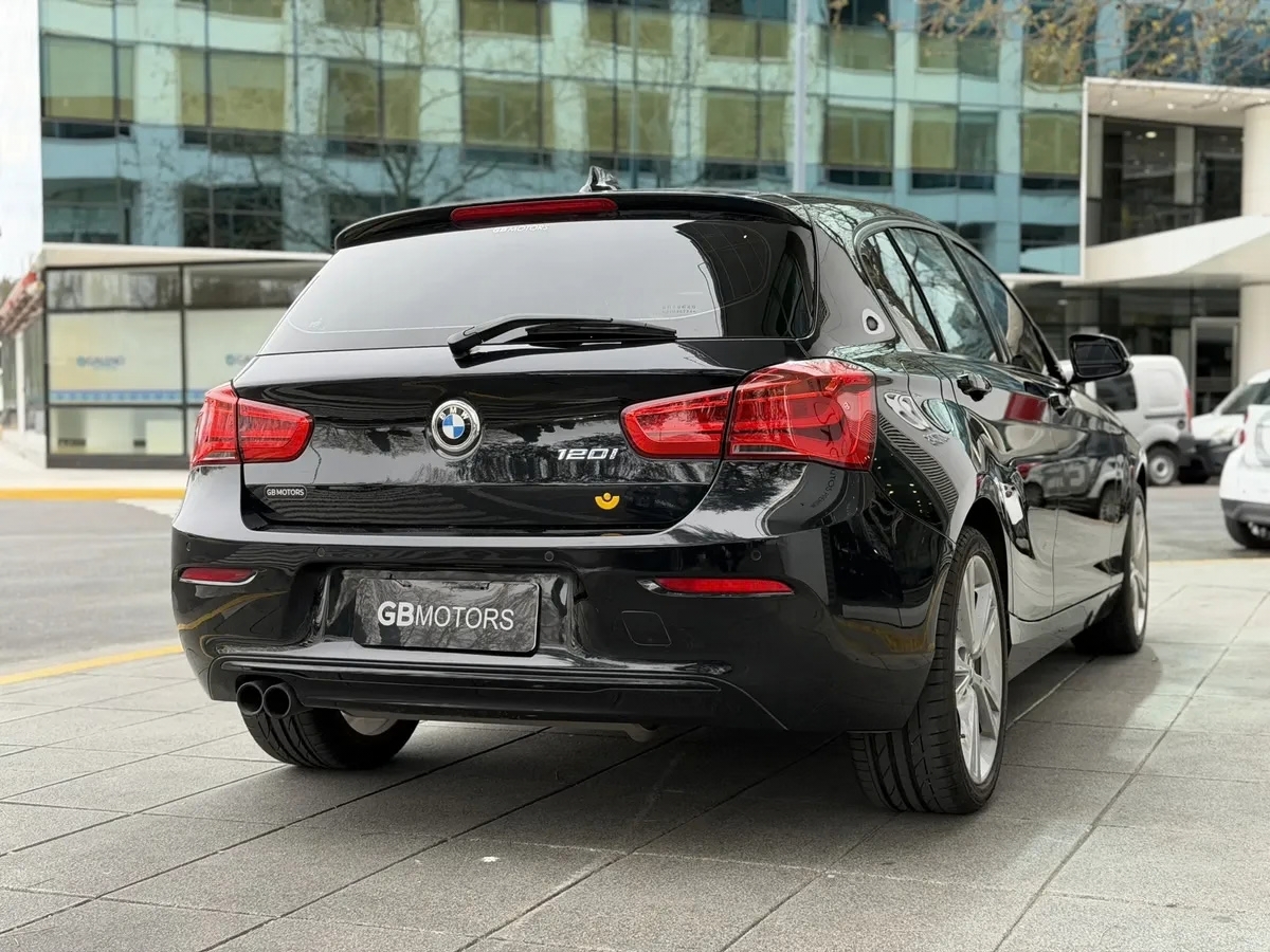 bmw serie 1 1.6 120i sport line at 177cv bmw serie 1 1.6 120i sport line at 177cv