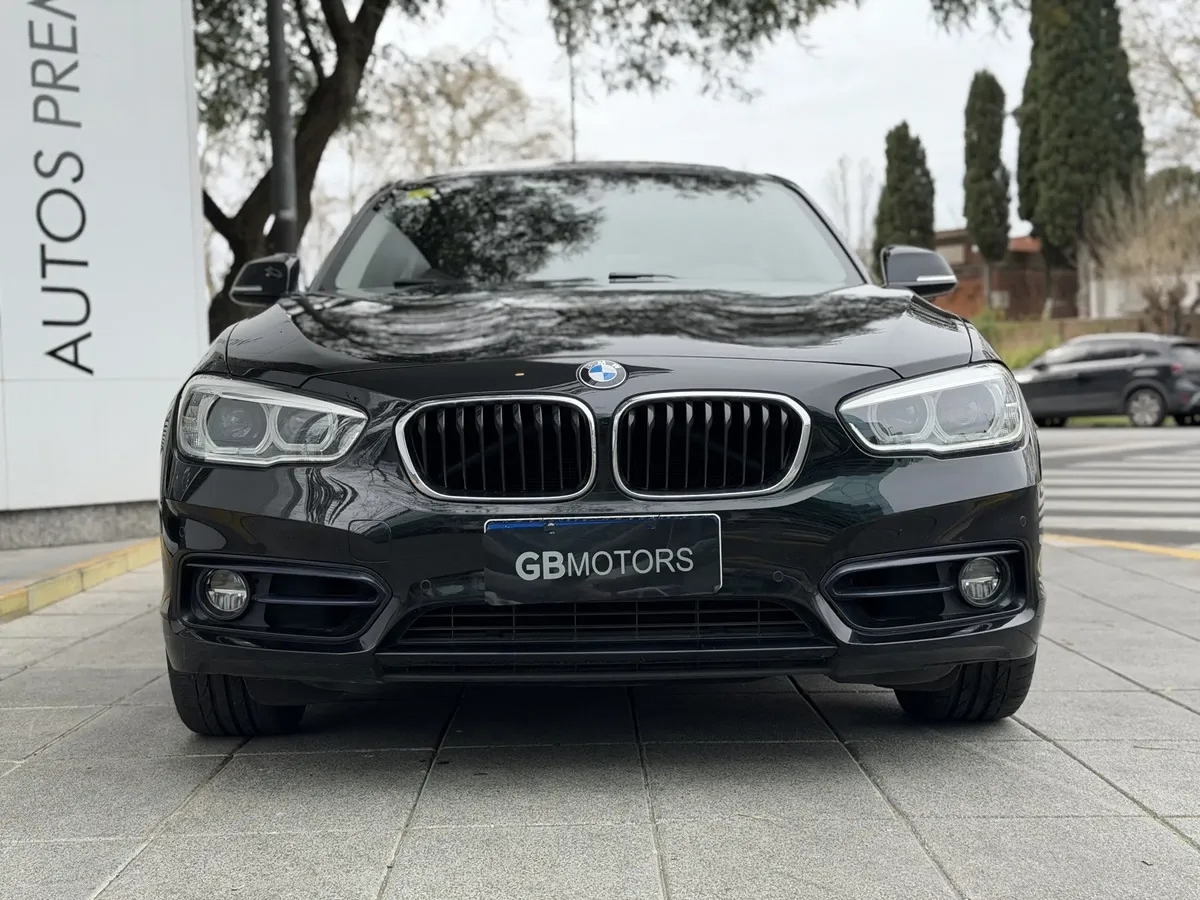 bmw serie 1 1.6 120i sport line at 177cv bmw serie 1 1.6 120i sport line at 177cv